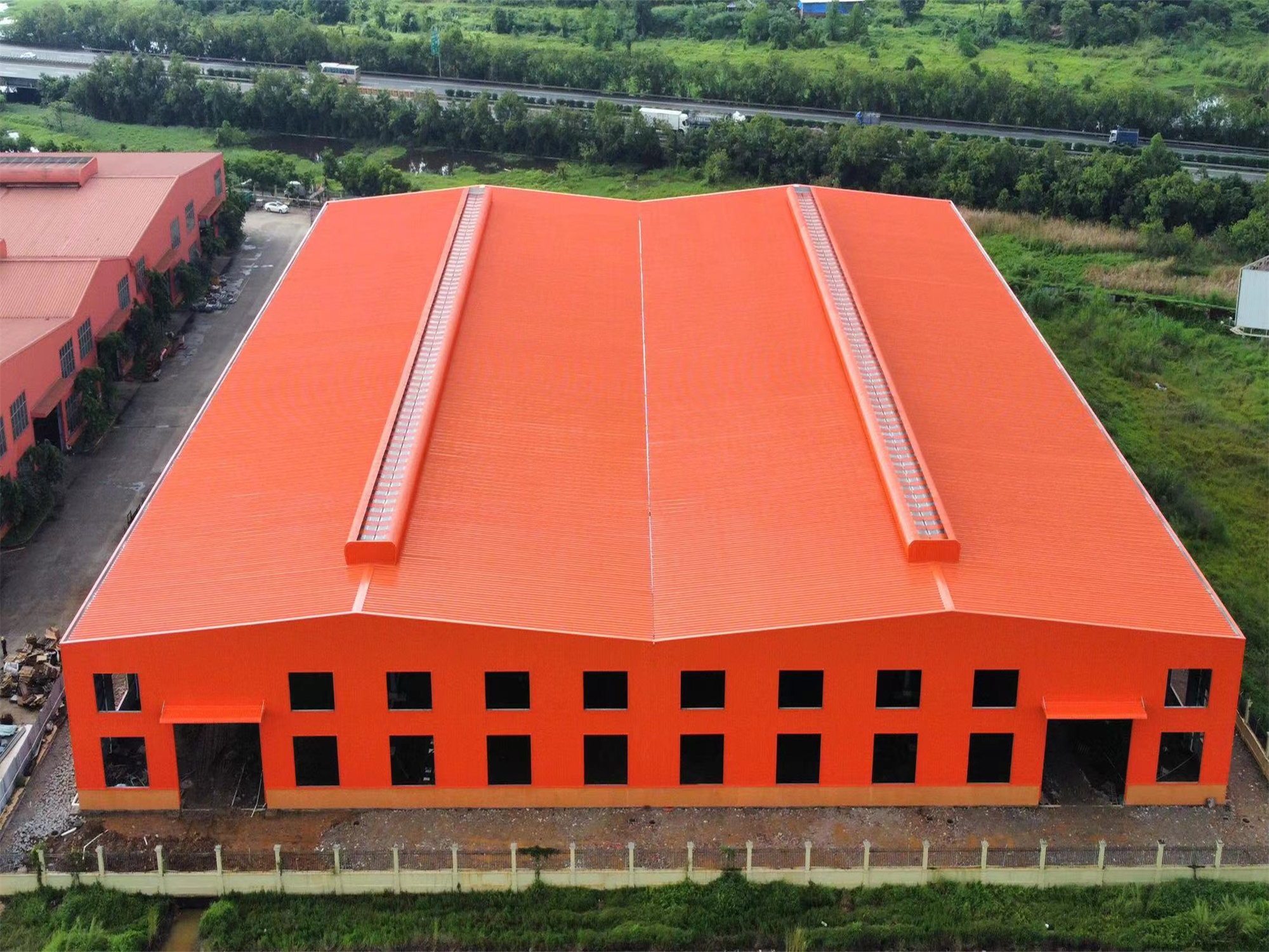 【天譜安鋼結構廠房案例】--廣東明威專用汽車有限公司鋼結構車間